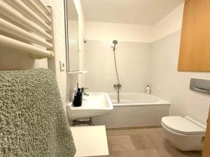 Pronájem bytu 1+kk, Praha - Vysočany, Paříkova, 44 m2