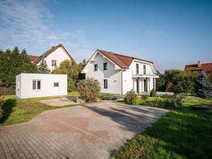 Prodej rodinného domu, Dolní Břežany, 175 m2