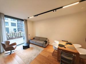 Pronájem bytu 3+kk, Praha - Smíchov, Grafická, 95 m2