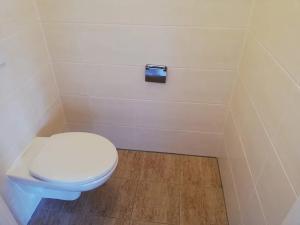 Pronájem bytu 1+kk, Praha - Holešovice, Malá Plynární, 33 m2