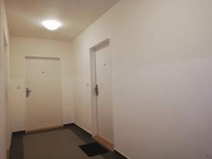 Pronájem bytu 1+kk, Praha - Holešovice, Malá Plynární, 33 m2