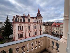 Prodej bytu 3+1, Karlovy Vary, Svahová, 98 m2