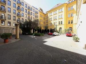 Pronájem kanceláře, Praha - Smíchov, Štefánikova, 70 m2