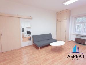 Pronájem bytu 2+kk, Praha - Holešovice, Schnirchova, 52 m2