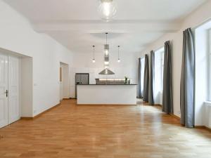 Pronájem bytu 3+1, Praha - Vinohrady, Mánesova, 118 m2