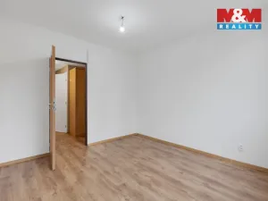 Prodej bytu 3+1, Žebrák, Sídliště, 70 m2