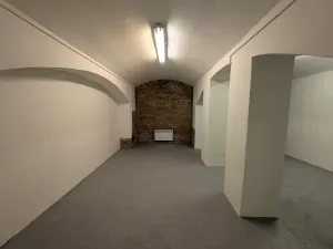 Pronájem výrobních prostor, Praha - Bubeneč, Sochařská, 37 m2