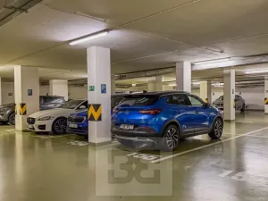 Pronájem garážového stání, Praha - Žižkov, Pitterova, 13 m2