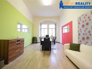 Pronájem kanceláře, Beroun, Husovo nám., 27 m2