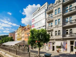 Prodej bytu 2+kk, Karlovy Vary, Vřídelní, 63 m2