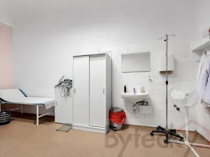 Pronájem ordinace, Praha - Smíchov, Stroupežnického, 84 m2