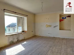 Prodej rodinného domu, Nebužely, 300 m2