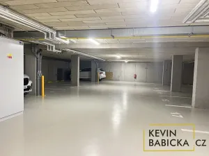 Pronájem garáže, Brno, Kumpoštova, 13 m2