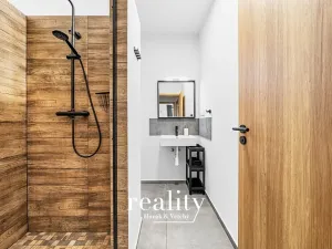 Prodej vícegeneračního domu, Perná, 205 m2