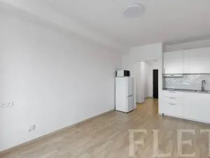 Pronájem bytu 1+kk, Praha - Jinonice, Peroutkova, 26 m2