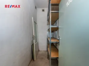 Pronájem bytu 1+kk, Praha - Suchdol, Internacionální, 41 m2