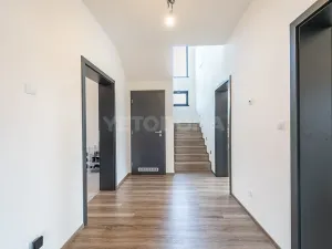 Prodej rodinného domu, Kornatice, 270 m2