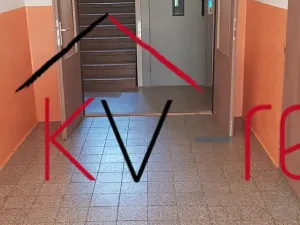 Prodej bytu 2+1, Hroznětín, Sídliště, 56 m2