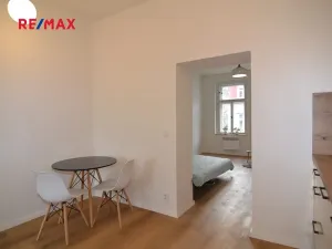 Pronájem bytu 1+1, Praha - Podolí, U Kublova, 43 m2