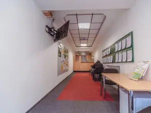 Pronájem obchodního prostoru, Hradec Králové, Gočárova třída, 79 m2