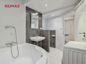 Prodej bytu 2+kk, Praha - Podolí, Podolská, 44 m2