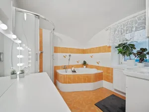 Prodej rodinného domu, Uhersko, 173 m2