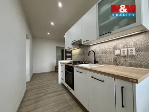 Prodej bytu 3+1, Klášterec nad Ohří, Na Vyhlídce, 66 m2