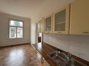 Pronájem bytu 2+kk, Praha - Nusle, Svatoslavova, 43 m2