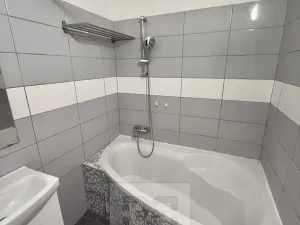 Pronájem bytu 2+1, Praha - Vršovice, Uzbecká, 56 m2