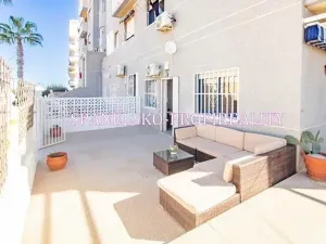 Prodej bytu 4+kk, Torrevieja, Španělsko, 61 m2