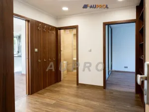 Prodej bytu 3+kk, Praha - Karlín, Molákova, 71 m2