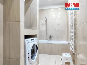 Prodej bytu 3+kk, Šestajovice, Komenského, 48 m2