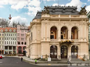 Pronájem obchodního prostoru, Karlovy Vary, Divadelní náměstí, 100 m2