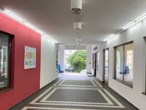 Pronájem obchodního prostoru, Karlovy Vary, Divadelní náměstí, 100 m2