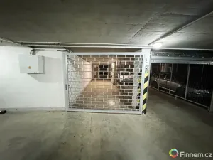 Pronájem garáže, Praha - Košíře, Zahradníčkova, 50 m2