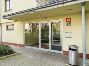 Pronájem bytu 2+kk, Praha - Bohnice, Ústavní, 59 m2