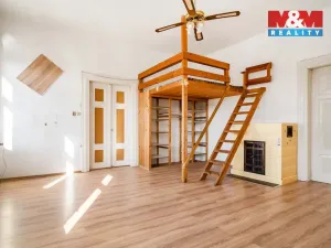 Prodej činžovního domu, Mimoň, nám. 1. máje, 120 m2
