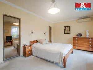 Prodej rodinného domu, Týnec nad Labem - Vinařice, 300 m2