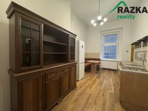 Prodej bytu 2+1, Karlovy Vary, 82 m2