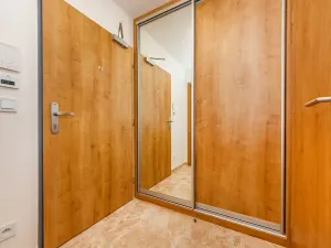 Pronájem bytu 1+kk, Praha - Hlubočepy, Fabiánové, 34 m2