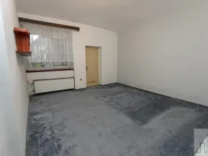 Prodej vícegeneračního domu, Lahošť, Švermova, 250 m2