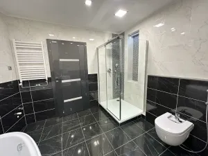 Prodej bytu 4+1, Karlovy Vary, Vřídelní, 160 m2