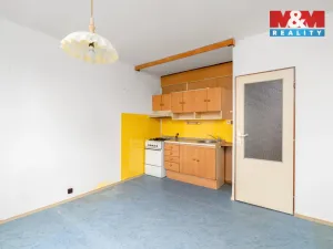 Prodej bytu 1+1, Krupka - Maršov, Karla Čapka, 35 m2