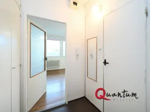 Prodej bytu 1+kk, Praha - Prosek, Lovosická, 34 m2