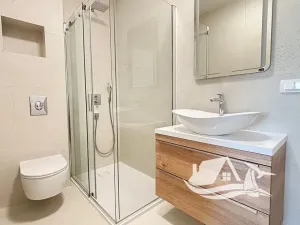 Prodej bytu 4+kk, Novalja, Chorvatsko, 78 m2