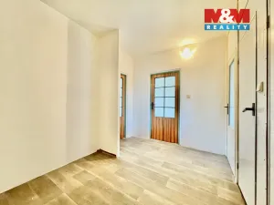 Prodej bytu 4+1, Záchlumí, 74 m2