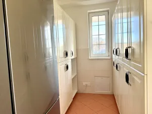 Pronájem rodinného domu, Jesenice - Zdiměřice, Skřivanová, 345 m2