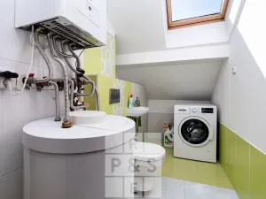 Prodej vícegeneračního domu, Praha - Štěrboholy, Pod areálem, 333 m2