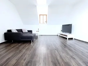 Pronájem bytu 2+1, Jihlava, Kosmákova, 75 m2