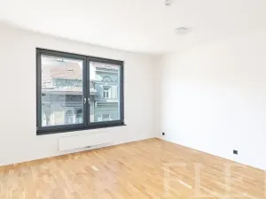 Pronájem bytu 1+kk, Praha - Smíchov, Grafická, 31 m2